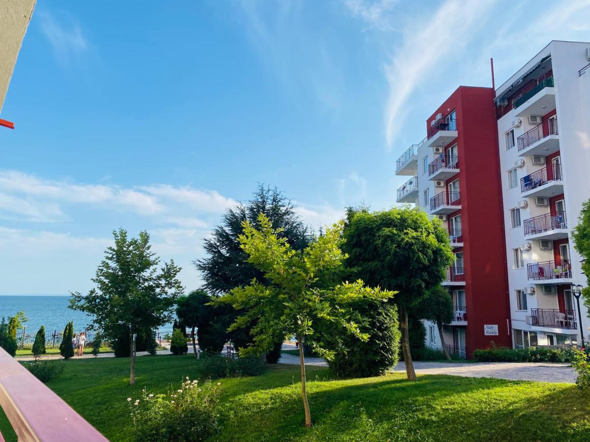 Apartment In Свети Влас Екстериор снимка