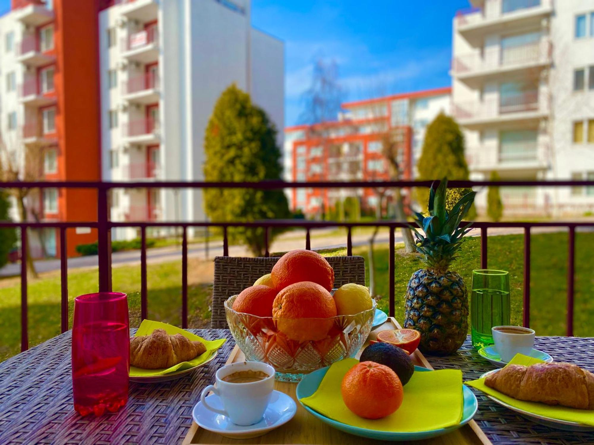 Apartment In Свети Влас Екстериор снимка
