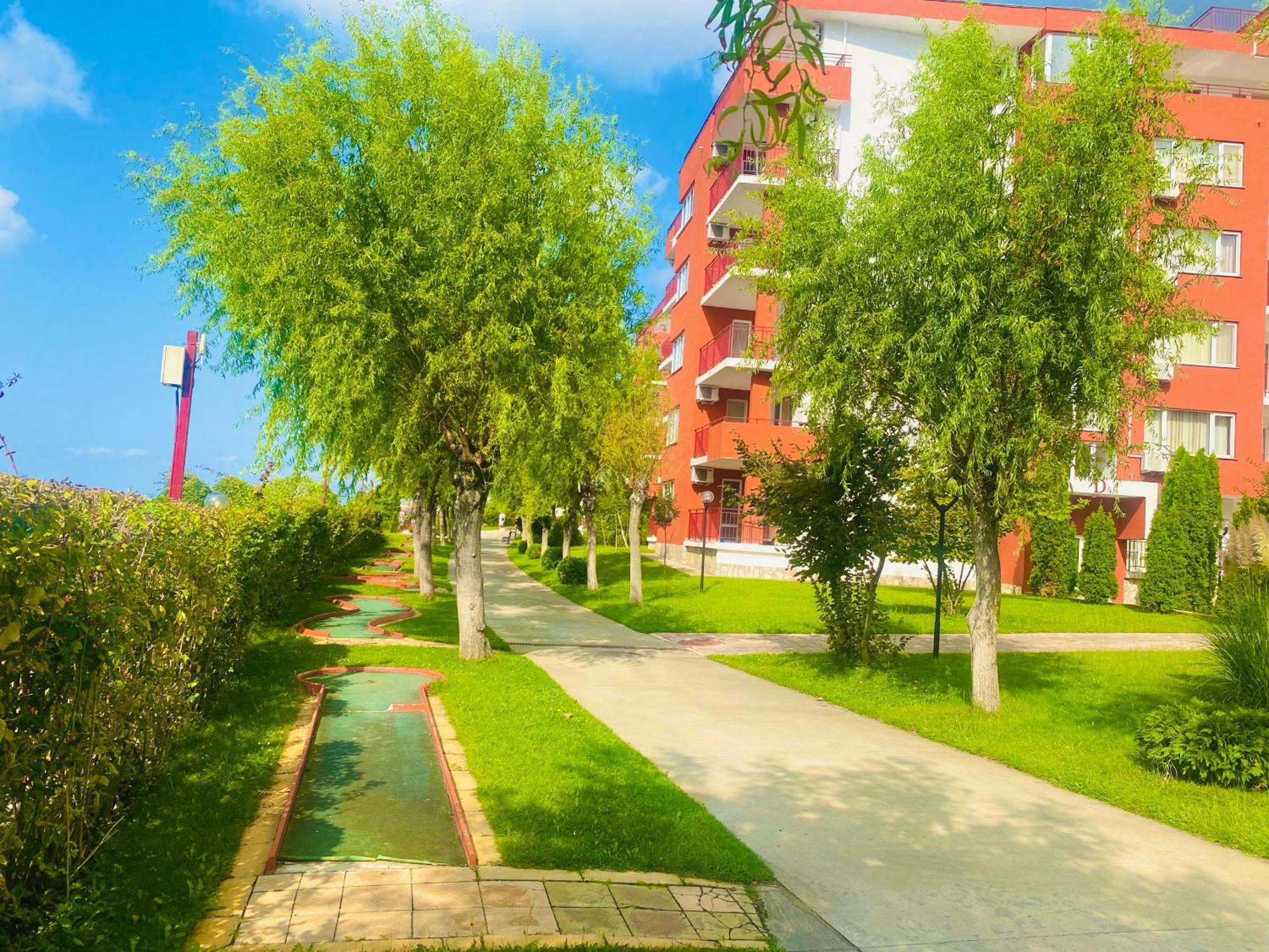 Apartment In Свети Влас Екстериор снимка