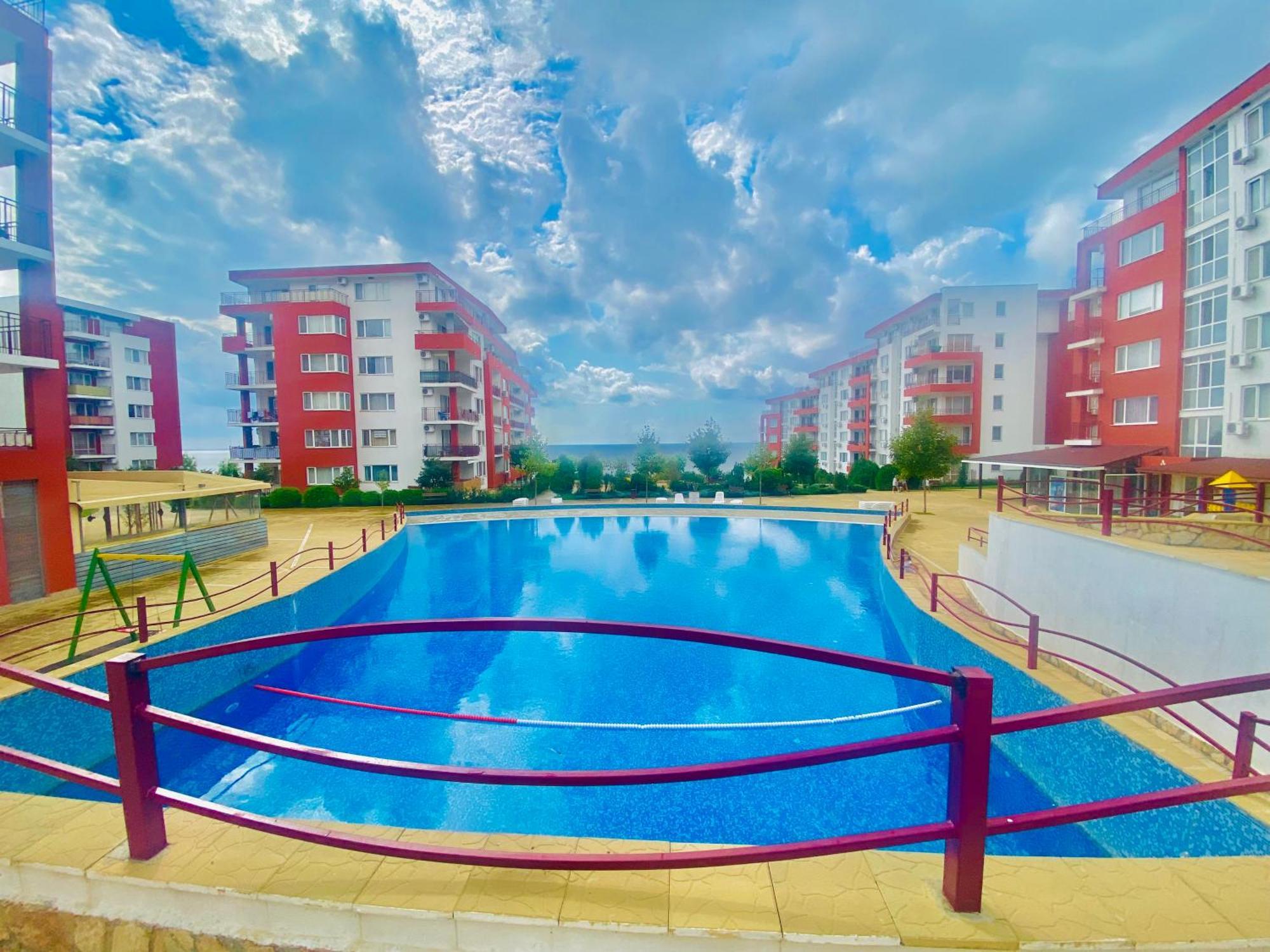 Apartment In Свети Влас Екстериор снимка