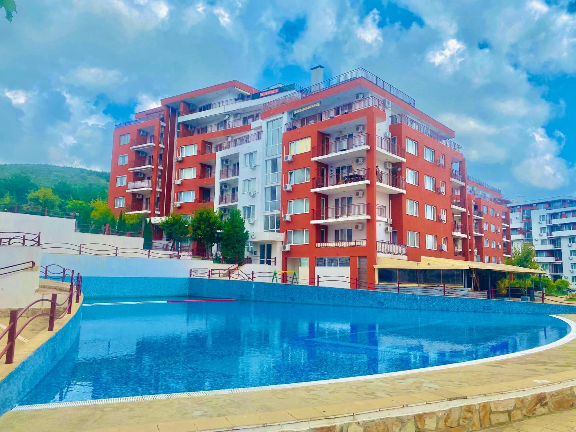 Apartment In Свети Влас Екстериор снимка