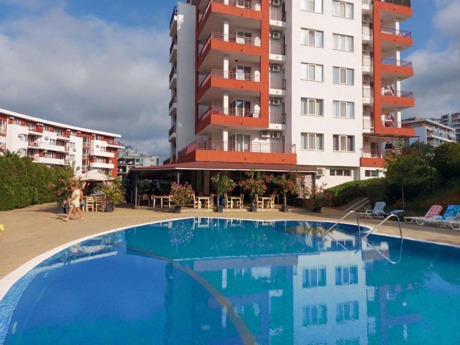 Apartment In Свети Влас Екстериор снимка